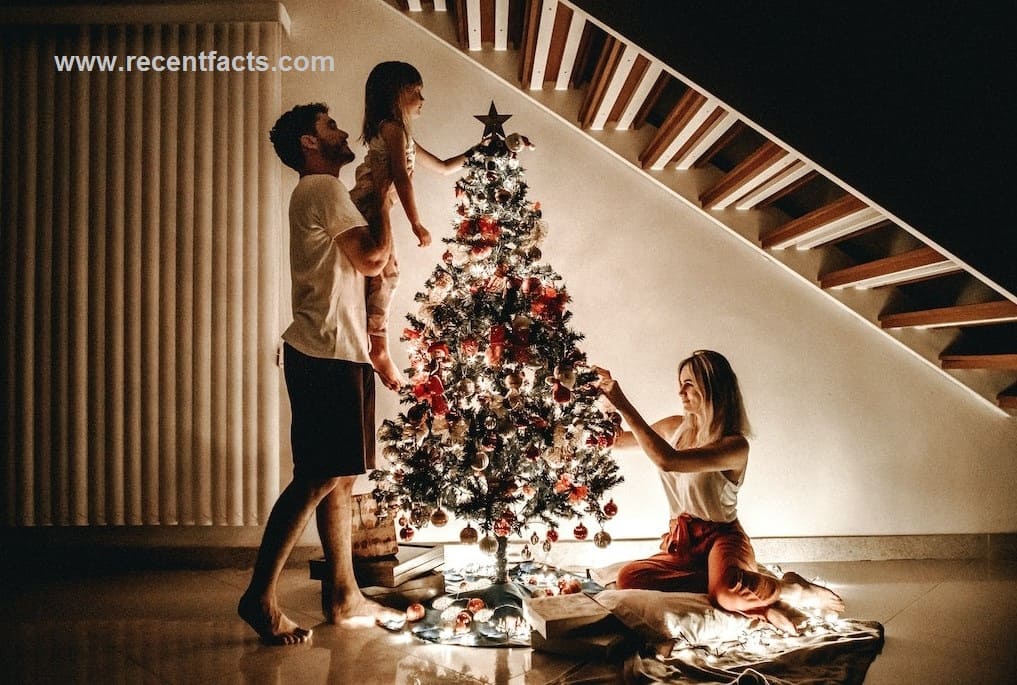 Merry Christmas images & pictures 2022 21 family christmas photos